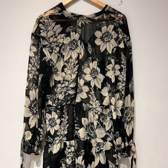 Floral Black and White Women's Dress - Picture 5 of 5